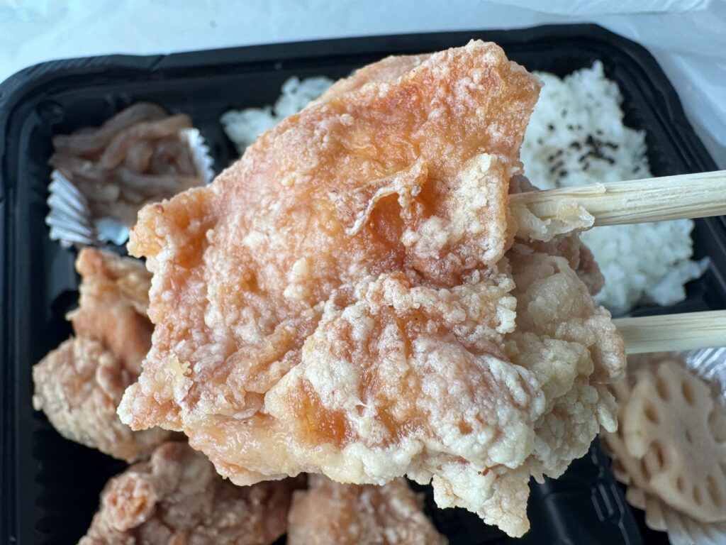 ダイニングキッチン麦わらのからあげ