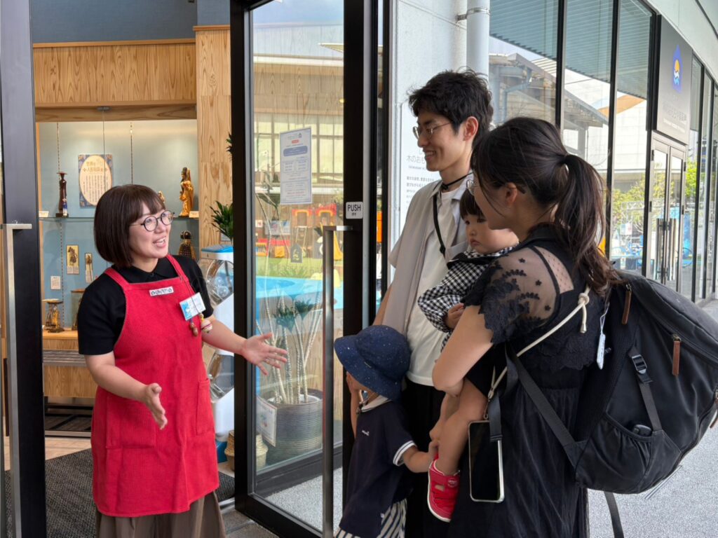 谷川さん来館の画像