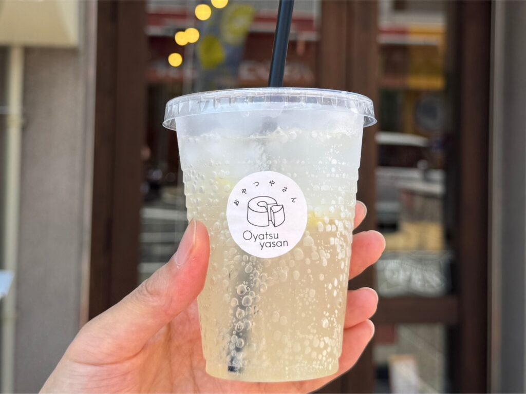 おやつやさん 自家製レモンスカッシュ