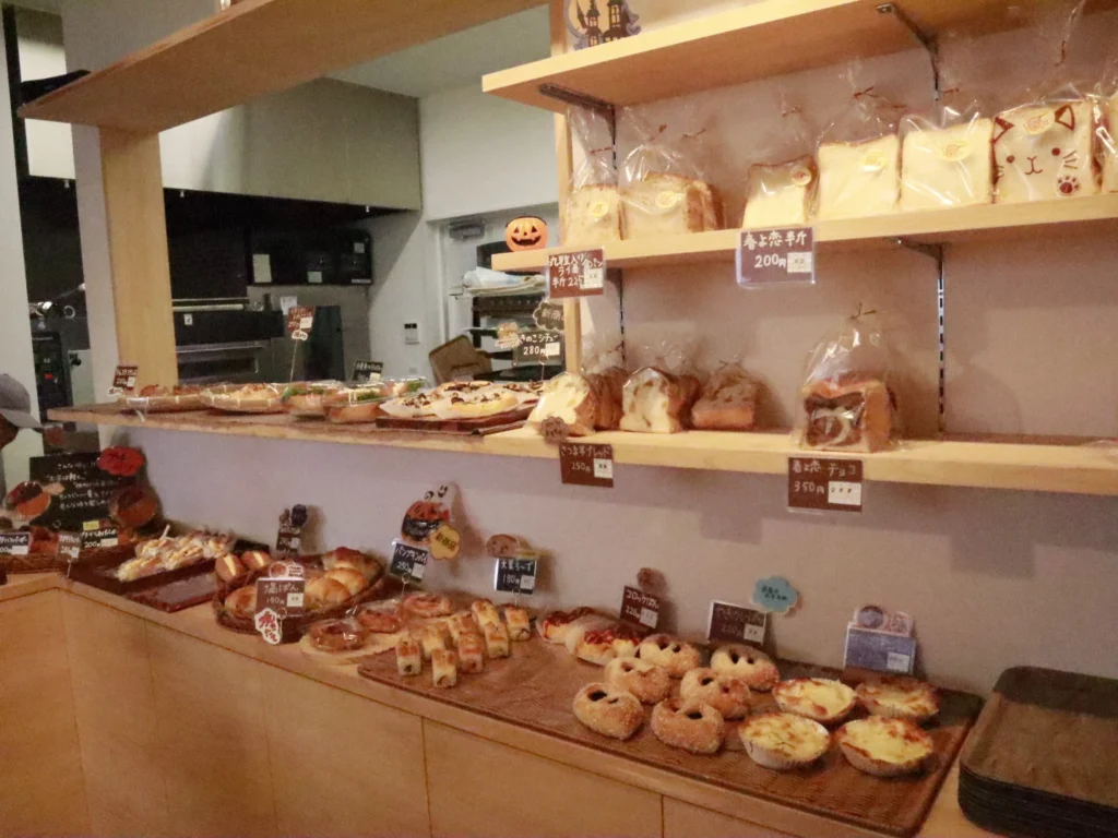 しろねこのパン屋さん 店内
